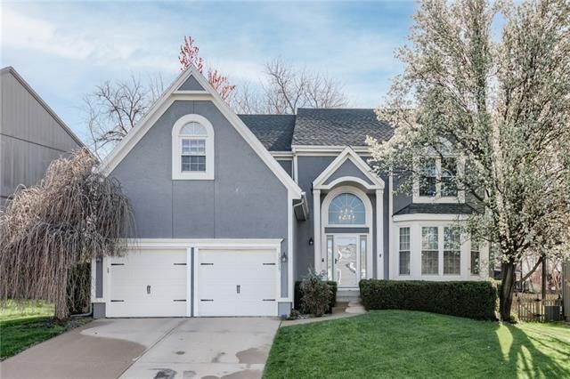 13217 Barton St, Overland Park, KS 66213