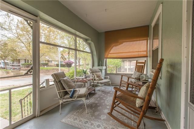 414 E 70th St, Kansas City, MO 64131
