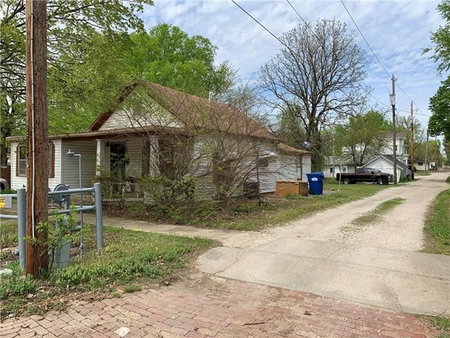 319 W 2nd St, Fort Scott, KS 66701
