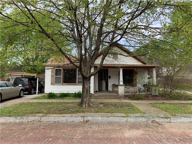 319 W 2nd St, Fort Scott, KS 66701