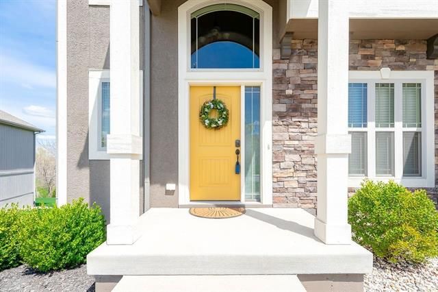 10019 N Laurel Ave, Kansas City, MO 64157