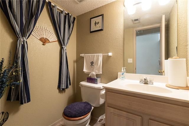 10665 E 46th Ter, Kansas City, MO 64133
