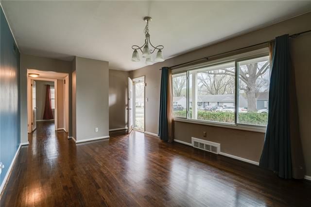 7201 Dearborn St, Overland Park, KS 66204