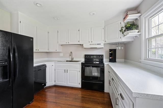 10418 Maple Dr, Overland Park, KS 66207