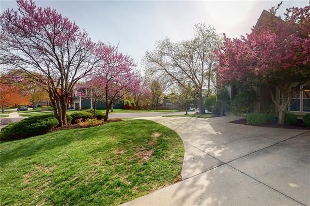 13010 Benson St, Overland Park, KS 66213