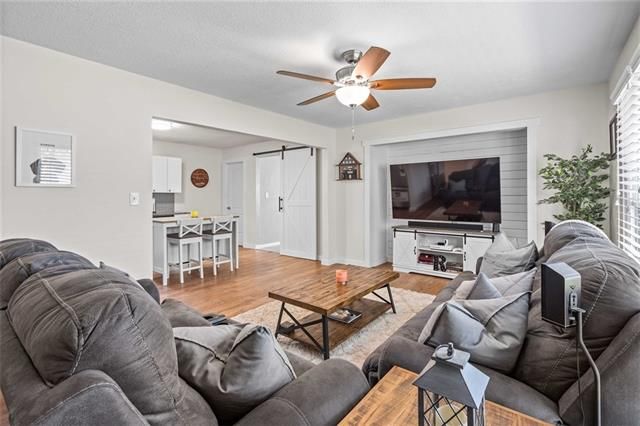 7906 W 80th St, Overland Park, KS 66204