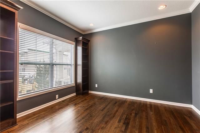 4444 Summit St, Kansas City, MO 64111