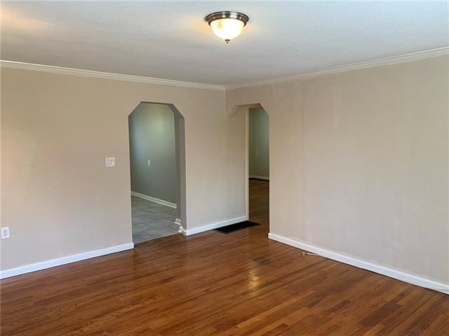 8700 E 61st St, Kansas City, MO 64129