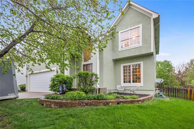 15913 Birch St, Overland Park, KS 66085