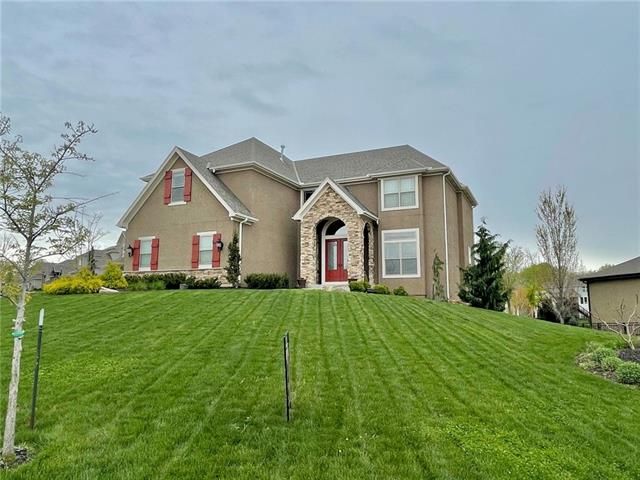 9601 W 152nd St, Overland Park, KS 66221
