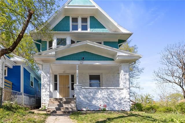 1316 E 42 St, Kansas City, MO 64110