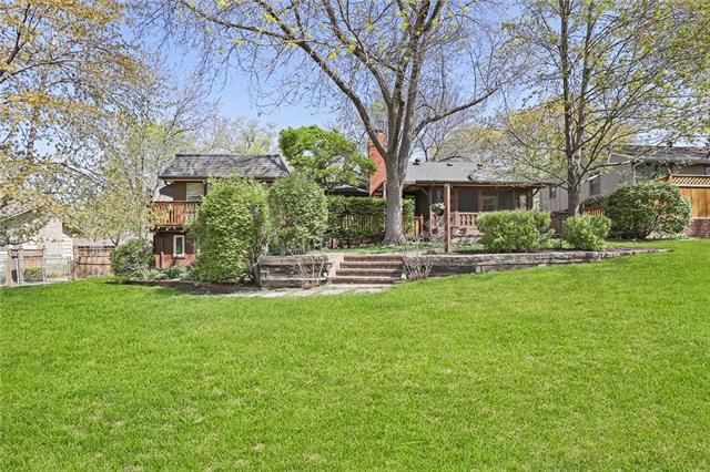 519 E 106th St, Kansas City, MO 64131
