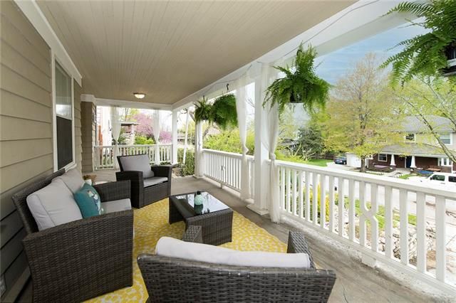 4946 Tracy Ave, Kansas City, MO 64110
