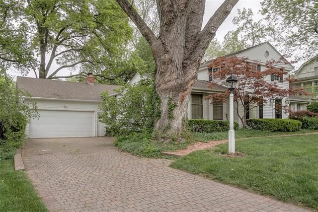 34 W 53rd St, Kansas City, MO 64112