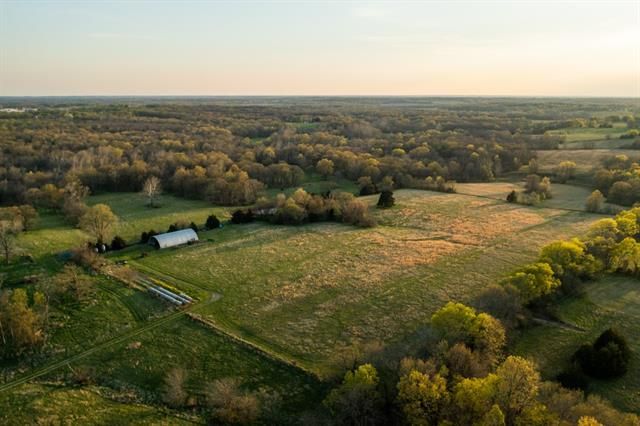 E 239th St, Harrisonville, MO 64701