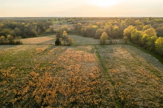 E 239th St, Harrisonville, MO 64701