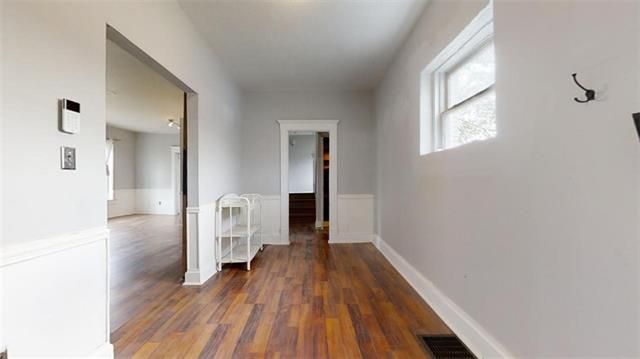 2611 E 28th St, Kansas City, MO 64128