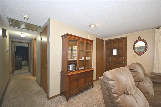 4404 51st St, Kansas City, MO 64151