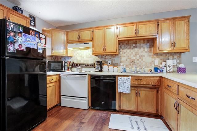 8721 NW 82nd St, Kansas City, MO 64152