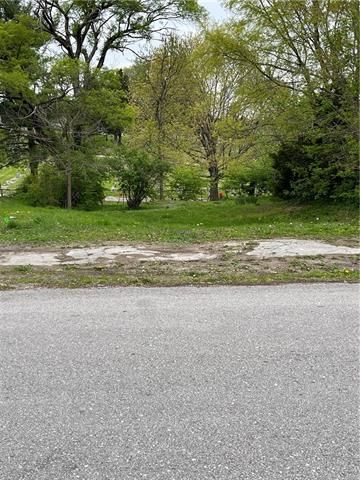 316 E Sea Ave, Independence, MO 64050