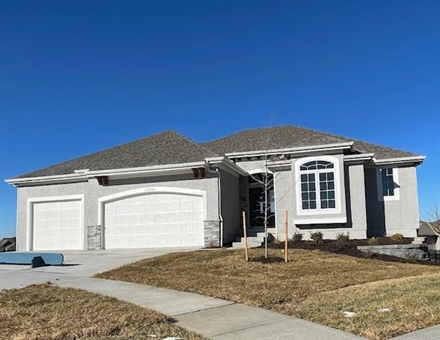 12904 W 170th St, Overland Park, KS 66221