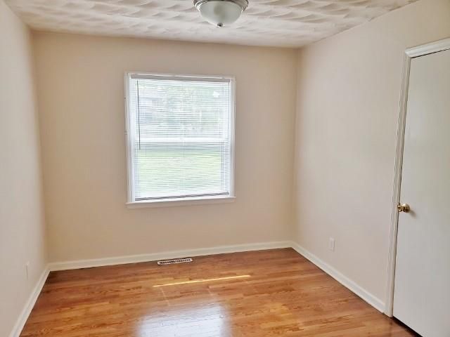 6901 E 98th Ter, Kansas City, MO 64134