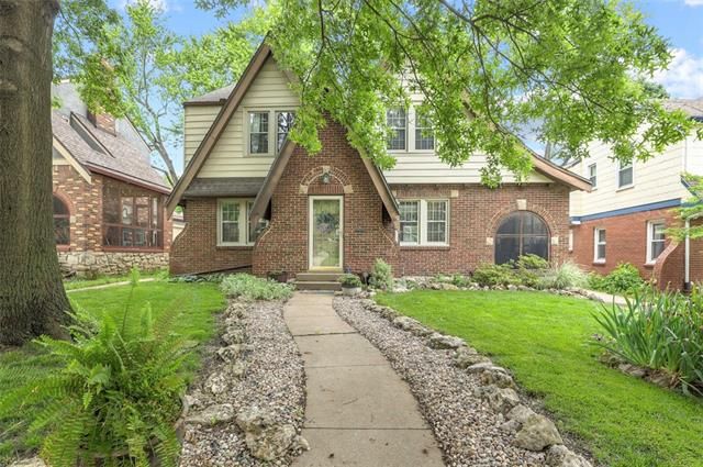 620 E 73rd St, Kansas City, MO 64131