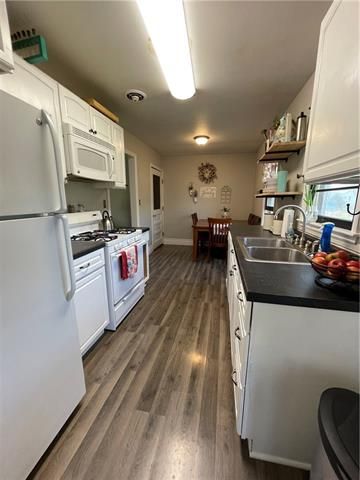 5216 NE 44th St, Kansas City, MO 64117