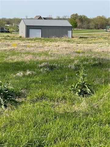 Great Canadian Ln, Richmond, MO 64085