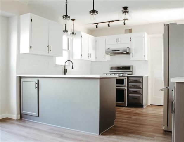 11637 Cody St, Overland Park, KS 66210
