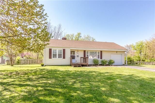 507 E 92nd St, Kansas City, MO 64131