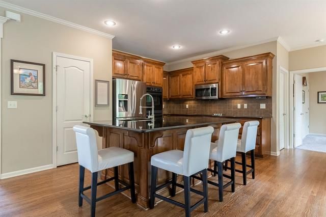 4818 W 155th Ter, Overland Park, KS 66224