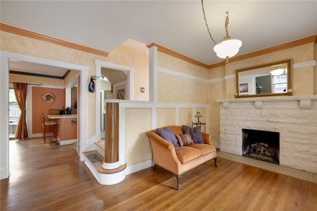 6024 Brookside Blvd, Kansas City, MO 64113