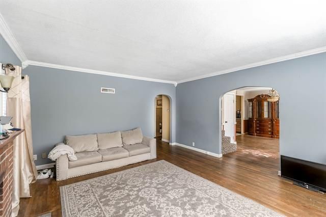 2 S 27th St, Kansas City, KS 66102