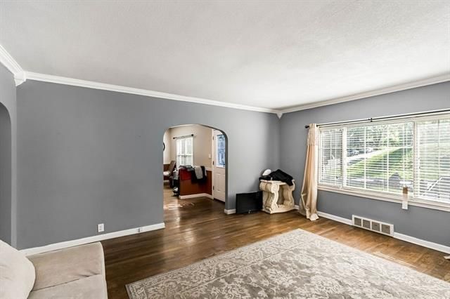 2 S 27th St, Kansas City, KS 66102