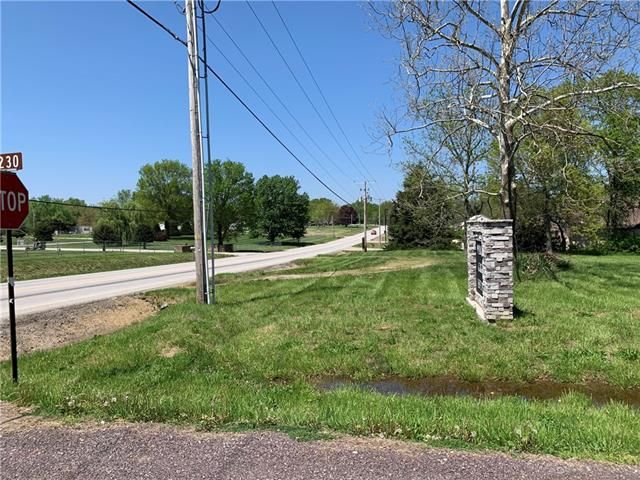 x SE 13 Hw, Warrensburg, MO 64093