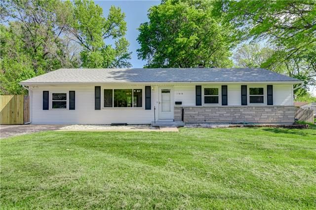 11616 E 39th St, Independence, MO 64052