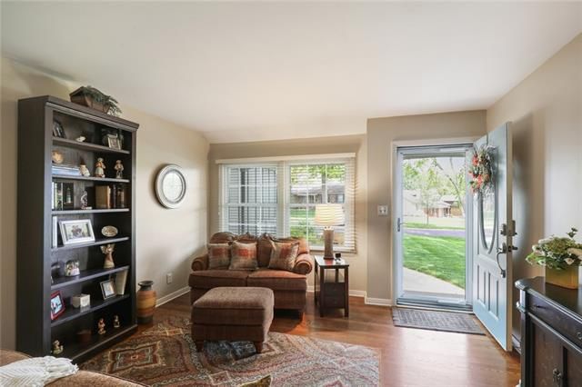 9307 W 90th Ter, Overland Park, KS 66212