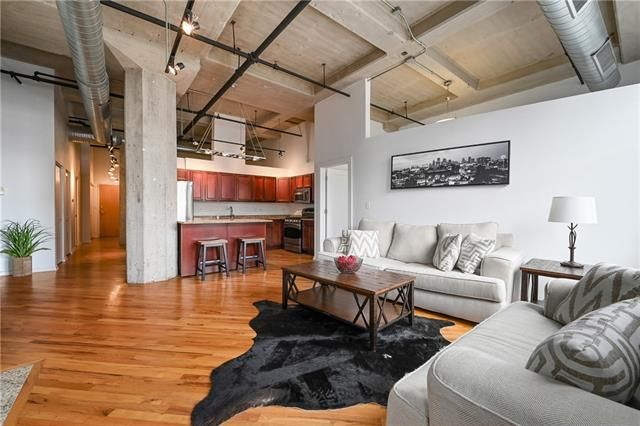 2107 Grand Blvd #504, Kansas City, MO 64108