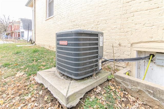 1313 Edmond St, St Joseph, MO 64501