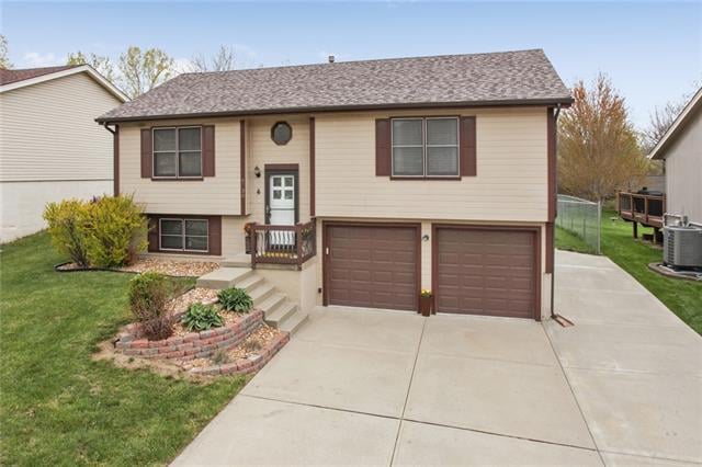 9730 NW 87th Ter, Kansas City, MO 64153