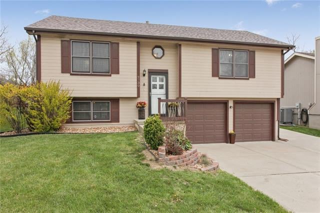 9730 NW 87th Ter, Kansas City, MO 64153