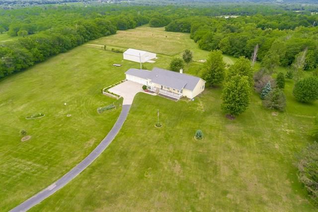35117 E Stewart Rd, Pleasant Hill, MO 64080