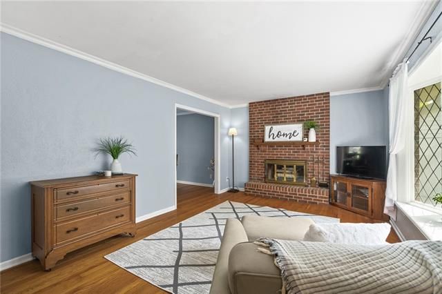 10506 Oak St, Kansas City, MO 64114