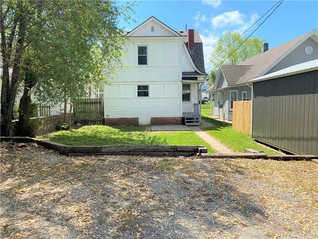 2607 Renick St, St Joseph, MO 64507