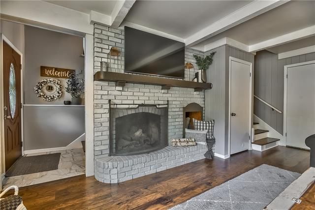 6408 W 101st St, Overland Park, KS 66212