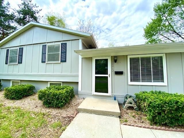 10012 Benson St, Overland Park, KS 66212
