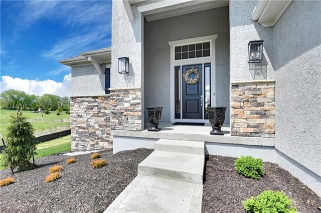 17544 Manor St, Overland Park, KS 66085
