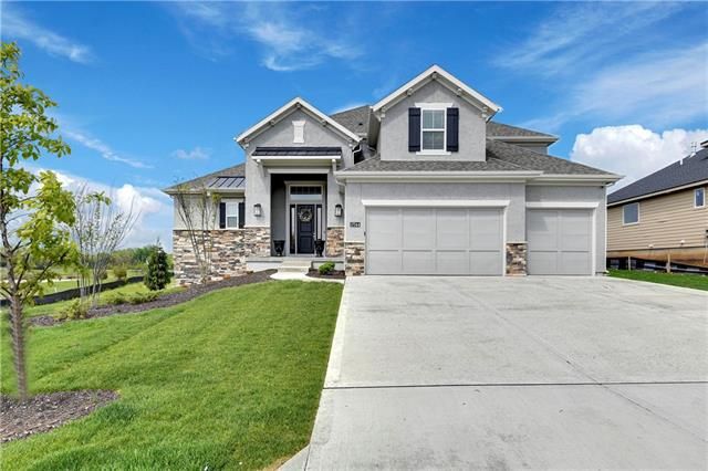 17544 Manor St, Overland Park, KS 66085