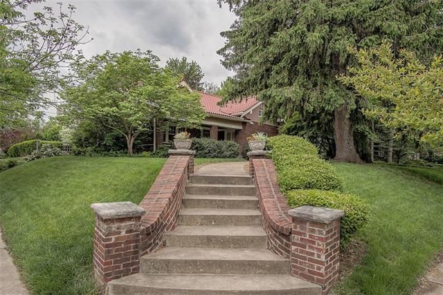 1 W 53rd St, Kansas City, MO 64112